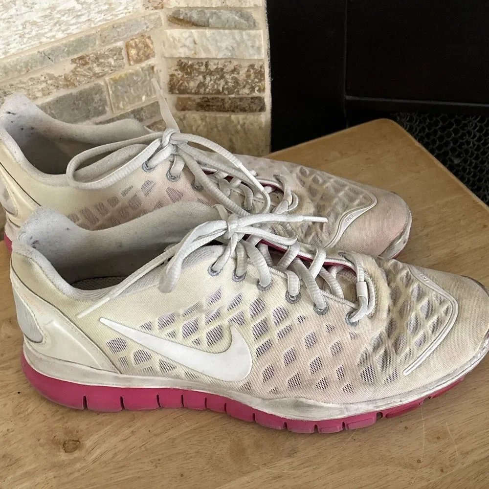 Nike Womens Free TR Fit 429785-101 White Pink Running Shoes Sneakers Sz 9.5M‎